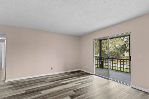 Copropriété à vendre à Gainesville, Floride: 2 chambres, 93.18 m2 № 1760308 - photo 2