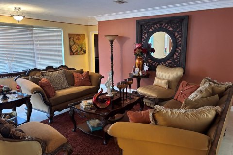 Casa en venta en Hollywood, Florida, 4 dormitorios, 268.12 m2 № 1951357 - foto 9