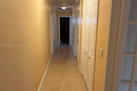 Casa en venta en Hollywood, Florida, 4 dormitorios, 268.12 m2 № 1951357 - foto 19