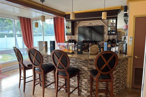 Casa en venta en Hollywood, Florida, 4 dormitorios, 268.12 m2 № 1951357 - foto 7