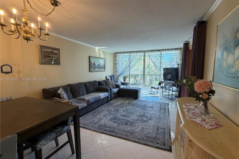 Condo in Hallandale Beach, Florida, 2 bedrooms  № 2043299 - photo 7