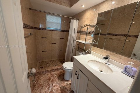 Condo in Hallandale Beach, Florida, 2 bedrooms  № 2043299 - photo 21