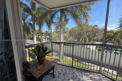 Condo in Hallandale Beach, Florida, 2 bedrooms  № 2043299