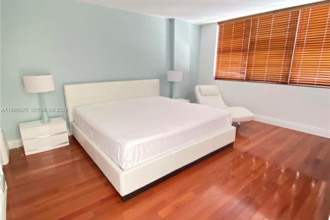 Снять в аренду квартиру в Майами-Бич, Флорида 1 спальня, 75.44м2, № 2060935 - фото 9