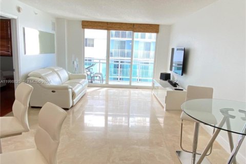 Снять в аренду квартиру в Майами-Бич, Флорида 1 спальня, 75.44м2, № 2060935 - фото 5