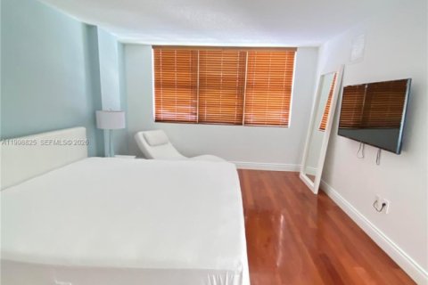 Снять в аренду квартиру в Майами-Бич, Флорида 1 спальня, 75.44м2, № 2060935 - фото 10