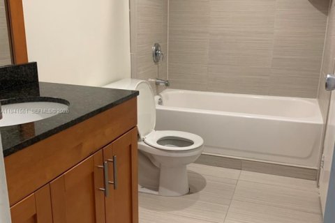 Condo in North Miami, Florida, 2 bedrooms  № 2054122 - photo 6