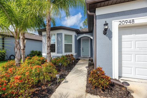 House in Land O' Lakes, Florida 3 bedrooms, 209.87 sq.m. № 1886387 - photo 6