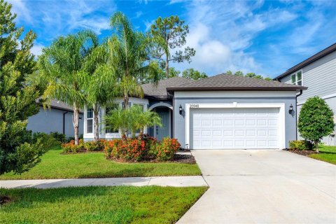 House in Land O' Lakes, Florida 3 bedrooms, 209.87 sq.m. № 1886387 - photo 2