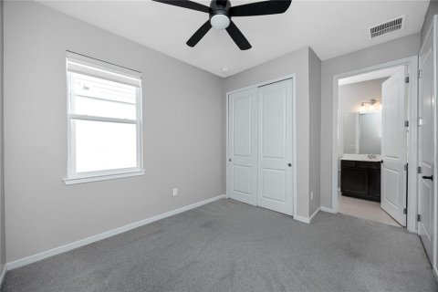 House in Land O' Lakes, Florida 3 bedrooms, 209.87 sq.m. № 1886387 - photo 14