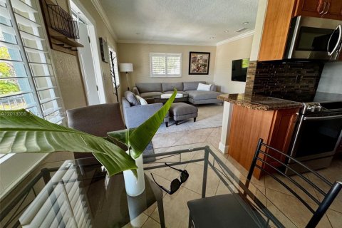 Copropriété à louer à Fort Lauderdale, Floride: 2 chambres, 67.35 m2 № 2076486 - photo 2