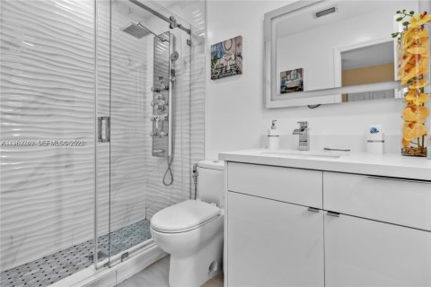 Снять в аренду таунхаус в Майами, Флорида 3 спальни, 138.42м2, № 2005777 - фото 9