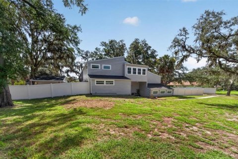 House in Riverview, Florida 3 bedrooms, 303.7 sq.m. № 2157327 - photo 16