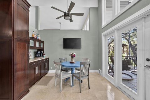 House in Riverview, Florida 3 bedrooms, 303.7 sq.m. № 2157327 - photo 6