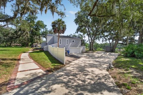 House in Riverview, Florida 3 bedrooms, 303.7 sq.m. № 2157327 - photo 17