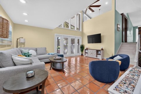 House in Riverview, Florida 3 bedrooms, 303.7 sq.m. № 2157327 - photo 23