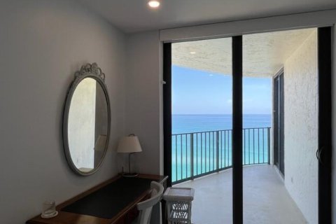 Condo in Riviera Beach, Florida, 2 bedrooms  № 2247090 - photo 23