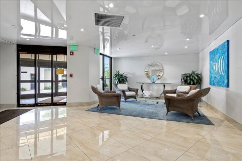 Condo in Riviera Beach, Florida, 2 bedrooms  № 2247090 - photo 4