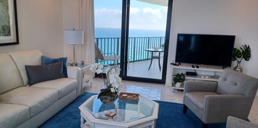 Condo in Riviera Beach, Florida, 2 bedrooms  № 2247090