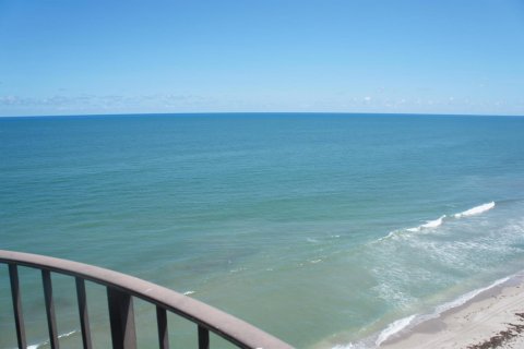 Condo in Riviera Beach, Florida, 2 bedrooms  № 2247090 - photo 21