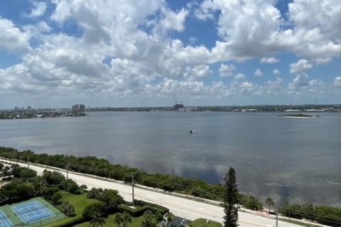 Condo in Riviera Beach, Florida, 2 bedrooms  № 2247090 - photo 29