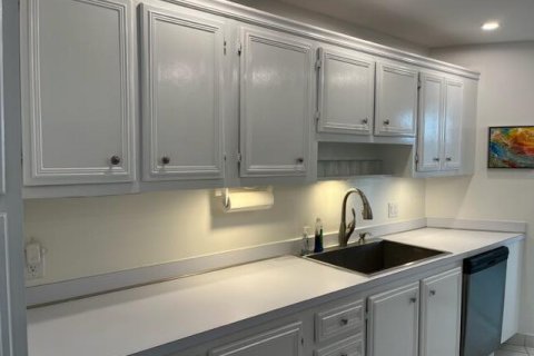 Condo in Riviera Beach, Florida, 2 bedrooms  № 2247090 - photo 18