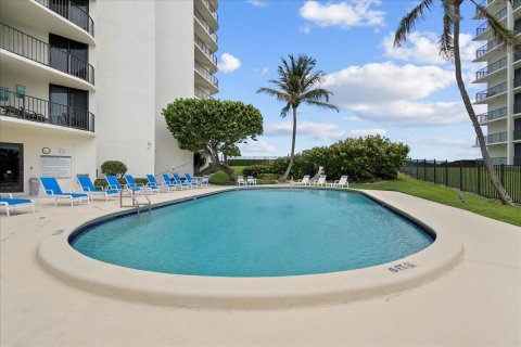 Condo in Riviera Beach, Florida, 2 bedrooms  № 2247090 - photo 30