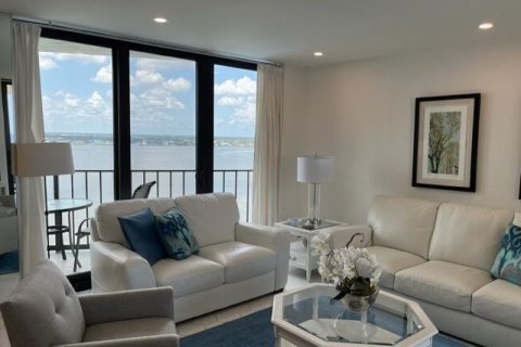 Condo in Riviera Beach, Florida, 2 bedrooms  № 2247090 - photo 9