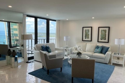 Condo in Riviera Beach, Florida, 2 bedrooms  № 2247090 - photo 8