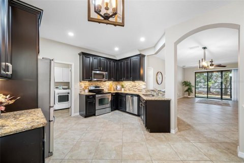 Townhouse in Palm Harbor, Florida 4 bedrooms, 238.76 sq.m. № 1650491 - photo 26