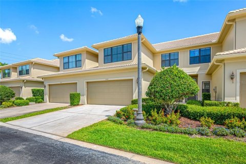 Townhouse in Palm Harbor, Florida 4 bedrooms, 238.76 sq.m. № 1650491 - photo 1