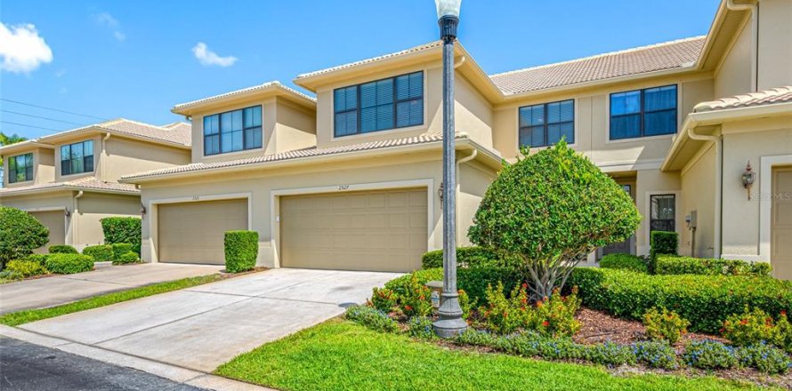 Townhouse in Palm Harbor, Florida 4 bedrooms, 238.76 sq.m. № 1650491