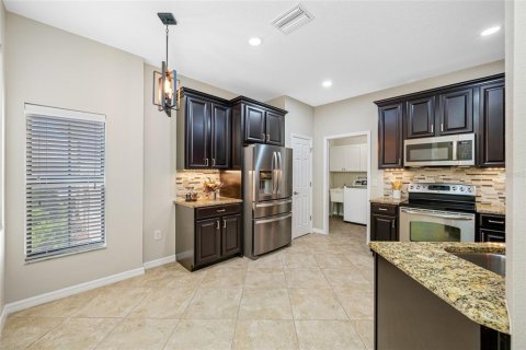 Townhouse in Palm Harbor, Florida 4 bedrooms, 238.76 sq.m. № 1650491 - photo 25