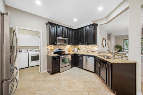 Townhouse in Palm Harbor, Florida 4 bedrooms, 238.76 sq.m. № 1650491 - photo 27