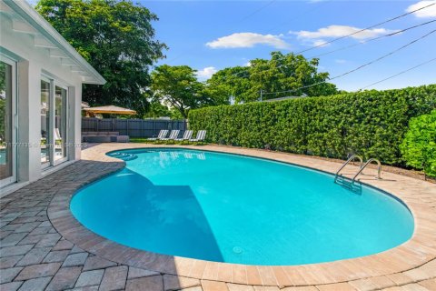 House in Hollywood, Florida 4 bedrooms, 180.97 sq.m. № 1731371 - photo 27