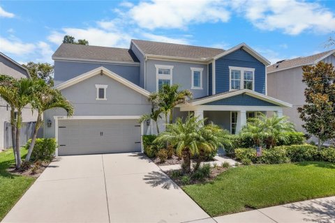 House in Tampa, Florida 4 bedrooms, 270.16 sq.m. № 1831378 - photo 1
