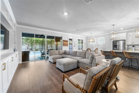 House in Tampa, Florida 4 bedrooms, 270.16 sq.m. № 1831378 - photo 15