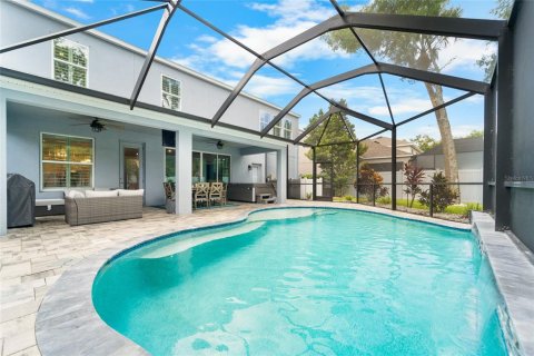 House in Tampa, Florida 4 bedrooms, 270.16 sq.m. № 1831378 - photo 5