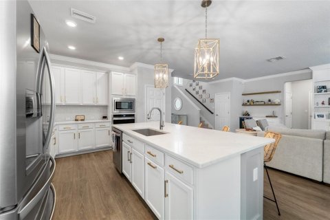 House in Tampa, Florida 4 bedrooms, 270.16 sq.m. № 1831378 - photo 18