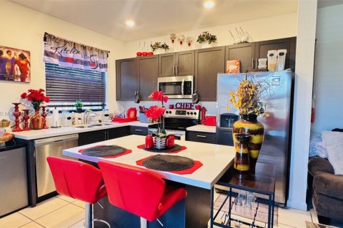 Adosado en venta en Miami, Florida, 3 dormitorios, 122.63 m2 № 1956568 - foto 5