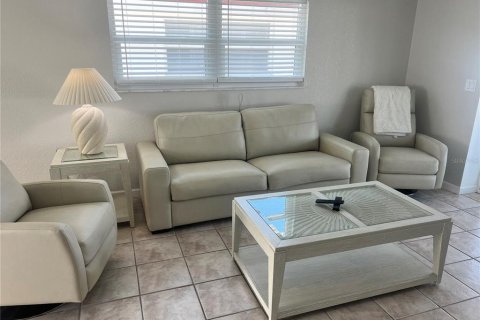 Villa ou maison à louer à Sarasota, Floride: 1 chambre, 67.63 m2 № 2125770 - photo 5