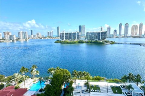 Copropriété à louer à Aventura, Floride: 2 chambres, 275.92 m2 № 2075301 - photo 28