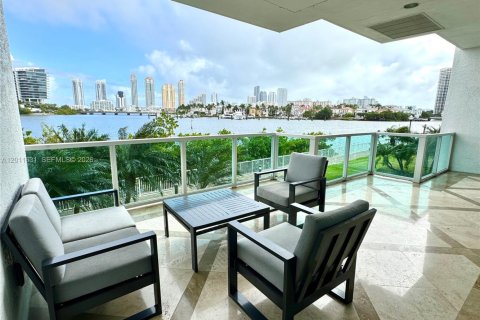 Copropriété à louer à Aventura, Floride: 2 chambres, 275.92 m2 № 2075301 - photo 30