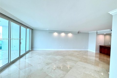 Copropriété à louer à Aventura, Floride: 2 chambres, 275.92 m2 № 2075301 - photo 3