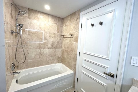 Copropriété à louer à Aventura, Floride: 2 chambres, 275.92 m2 № 2075301 - photo 22