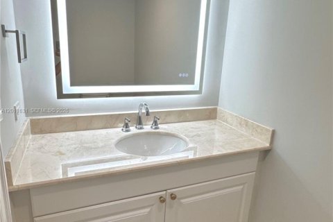 Copropriété à louer à Aventura, Floride: 2 chambres, 275.92 m2 № 2075301 - photo 9
