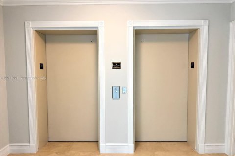Copropriété à louer à Aventura, Floride: 2 chambres, 275.92 m2 № 2075301 - photo 26