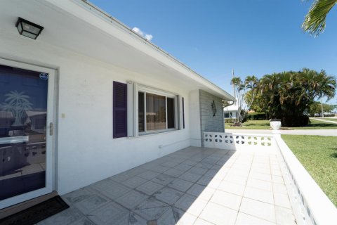 Villa ou maison à vendre à Boynton Beach, Floride: 2 chambres, 146.97 m2 № 2421276 - photo 4