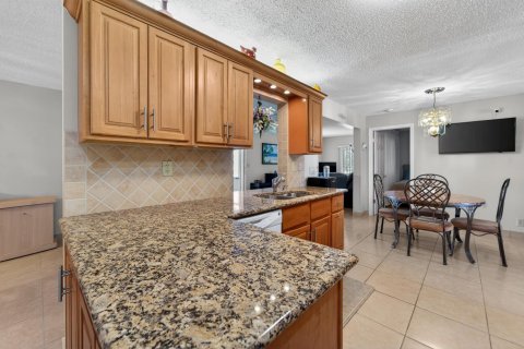Villa ou maison à vendre à Boynton Beach, Floride: 2 chambres, 146.97 m2 № 2421276 - photo 9
