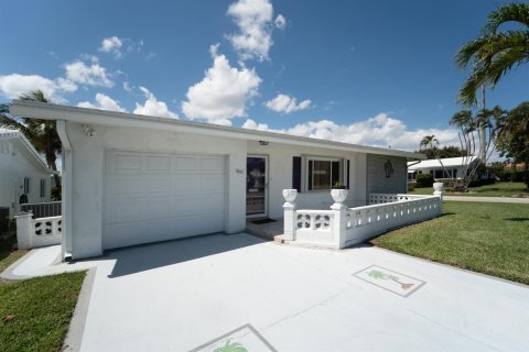 Villa ou maison à vendre à Boynton Beach, Floride: 2 chambres, 146.97 m2 № 2421276 - photo 3